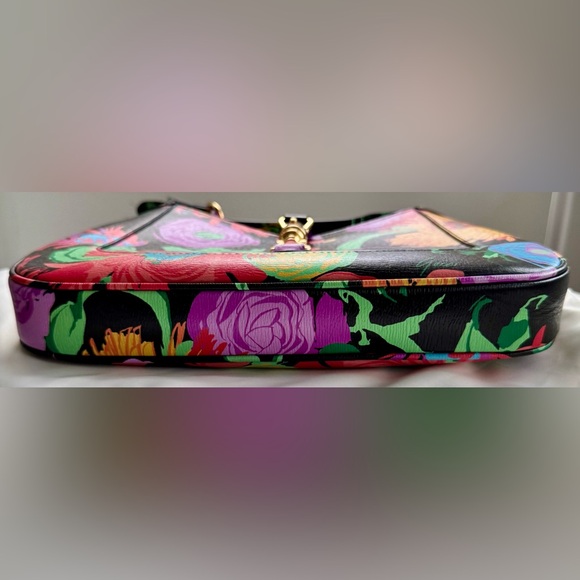 Gucci Bag - Picture 9 of 12